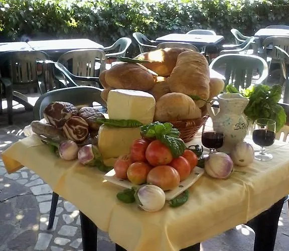 Holiday Borgorosso 度假居 Guardavalle