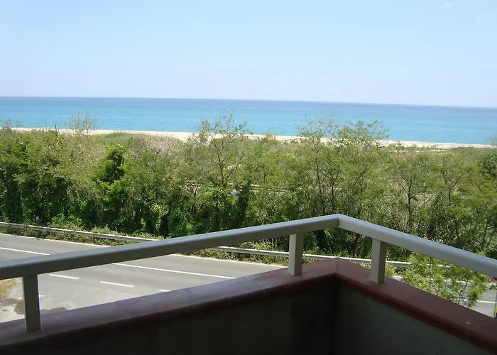 Holiday Borgorosso 度假居 Guardavalle